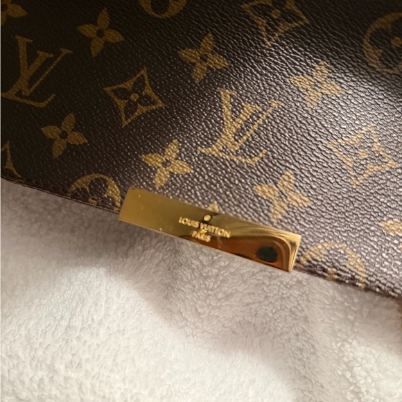 Authentic Louis Vuitton Monogram Favorite PM - Picture 16 of 16